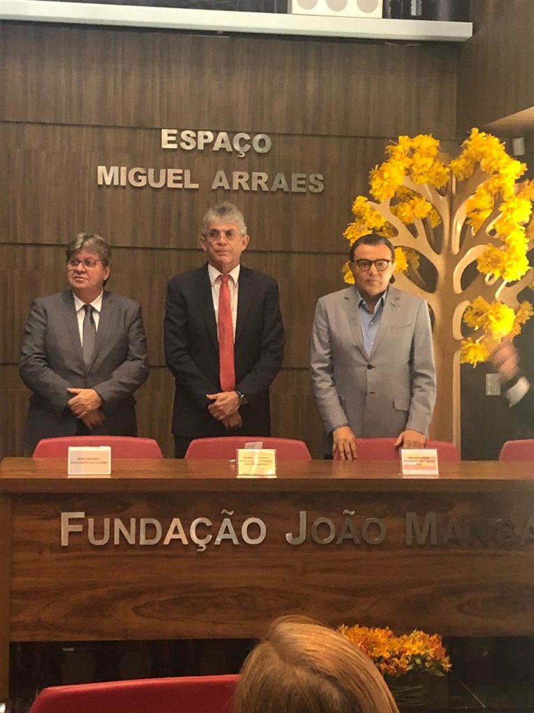 JoÃ£o prestigia em BrasÃ­lia posse de Ricardo como presidente nacional de fundaÃ§Ã£o do PSB